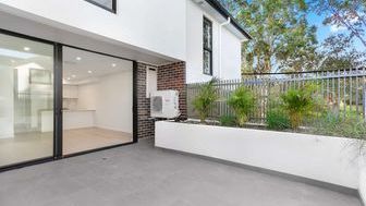Stylish Two Bed + Study Townhouse (Affordable Rental Housing) - 5/10 Midlothian Ave, Beverly Hills NSW 2209 - 2